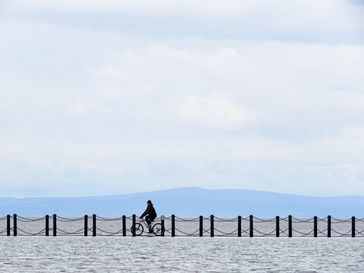 Mit dem Fahrrad ans Wasser: Die 4 schönsten Radwege Deutschlands für den perfekten Familienurlaub