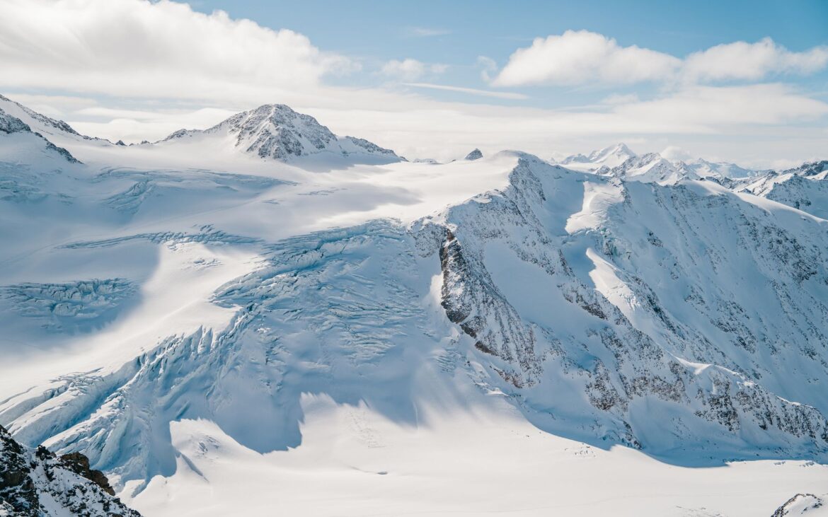 Sölden: Skigebiet mit Gletscheranschluss und langer Saison